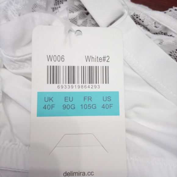 Elegant White Lace Bra - Picture 3 of 5